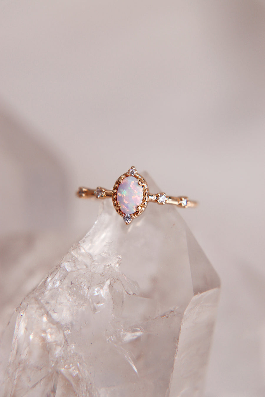 Aurora | opal oval ring