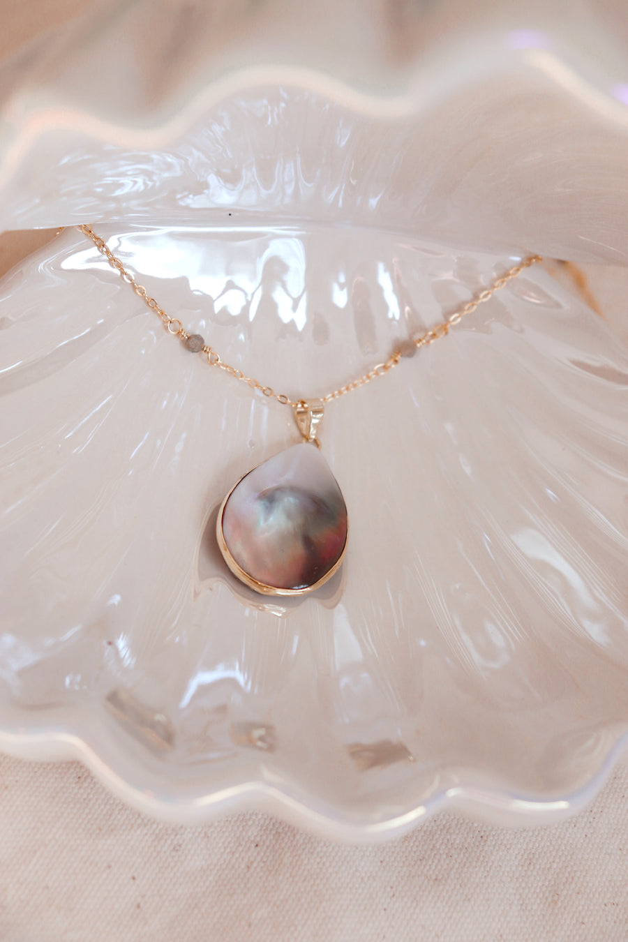 Siren | black mother of pearl necklace gift set
