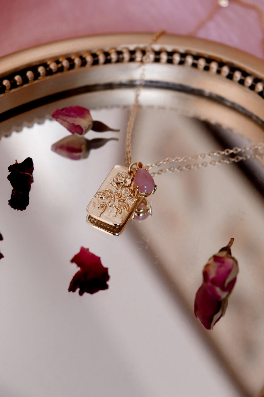 The mystic rose | rose quartz necklace