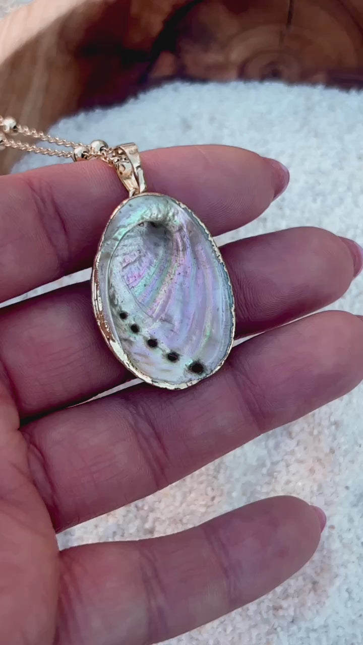 *PRE-ORDER* Calypso | Reversible Aura Seashell Necklace